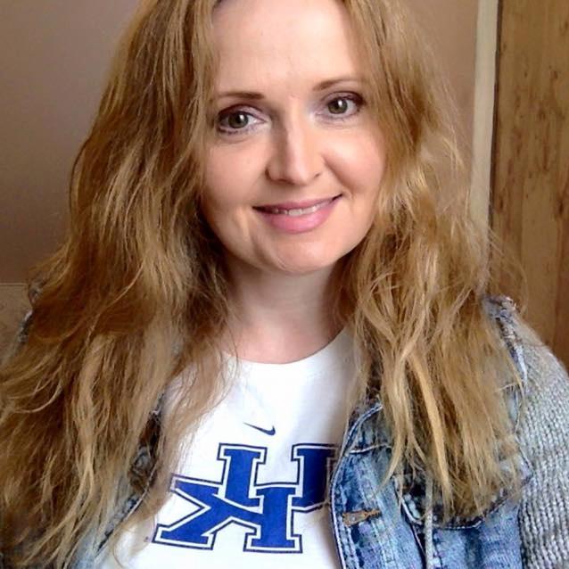 Strategist @redpepper. Guitar player. Singer-songwriter. City girl with country roots. UK Wildcats fan.