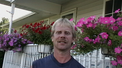 married 17 yrs 4 children own autorepair shop like nascar camping ,traveling,RC trucks,  inspiring Internet marketer going to be millionaire