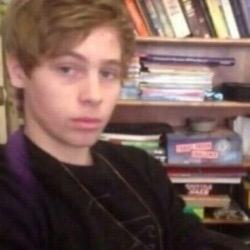 yourehotaff's profile picture. hi i followed you bc you're hot af and your fav will marry the shit out of you ⠀⠀⠀⠀⠀⠀ ⠀⠀⠀⠀⠀⠀ ⠀⠀⠀⠀⠀⠀ 
pls follow @suppluke :D ly