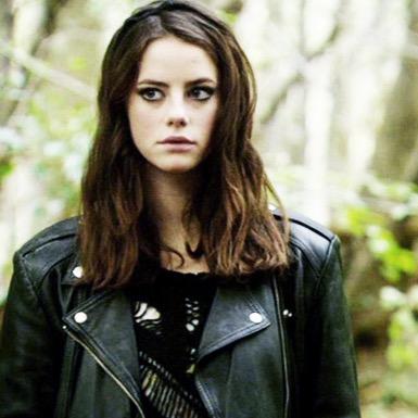 “You know, it makes one feel rather good deciding not to be a bitch.” ―Hemingway. Elisa, Effy for short. Boring human with a love for myths. RP|Bi|Single|Sub|
