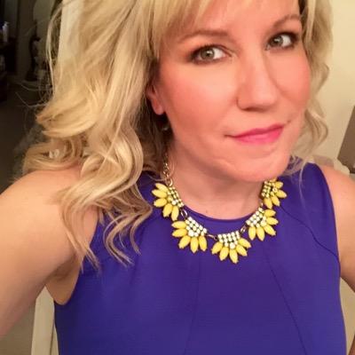 Strategist | Former political advisor | Sometimes media commentator | Purse enthusiast | I like dessert more than you do. #onpoli #cdnpoli ⁷