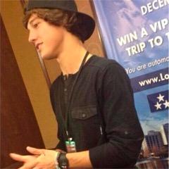 camsfoIIows's profile picture. main acc @LOXSMlTHS