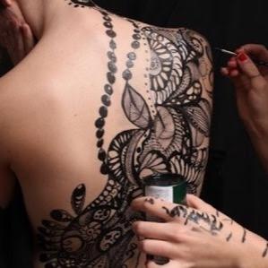 HeyYouBau's profile picture. 