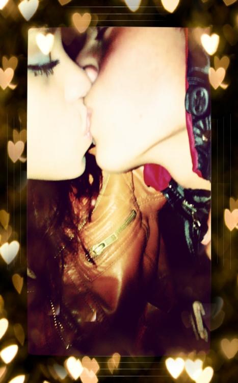 motitaz0530's profile picture. quiubulas soi vexy la pollis :3 solo lo amo a el 3