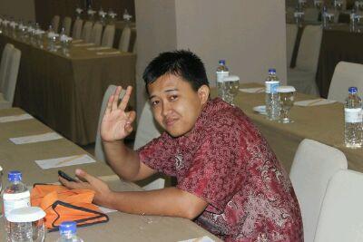 RomoSelamat's profile picture. terus berusaha untuk menjadi yang terbaik
