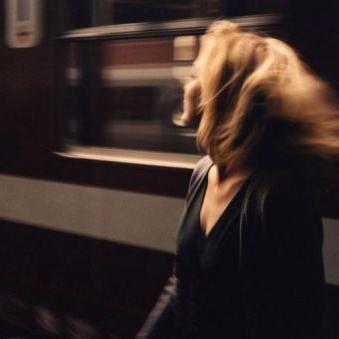 En_mon_avril's profile picture. 모순적 인간