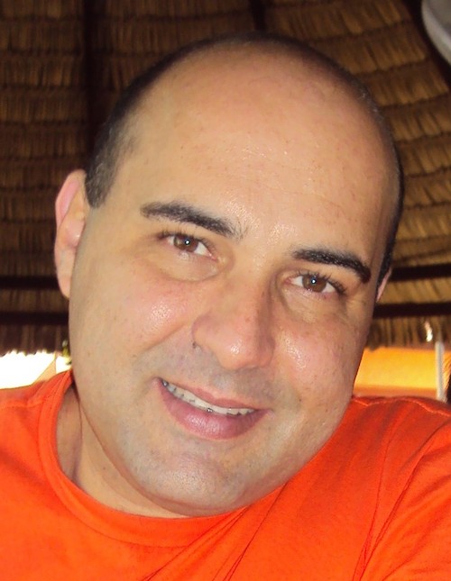 Cristão Pai Trabalhador.... Deus é maior que tudo. Vivo por Ele e para Ele para a Gloria Dele.... mesmo com meus erros e falhas....