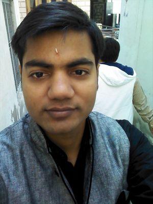 बिन मांगे ही मिल जाती हैं, ताबीरें किसी को;
कोई खाली हाथ रह जाता है, हजारों दुआओं के
बाद!