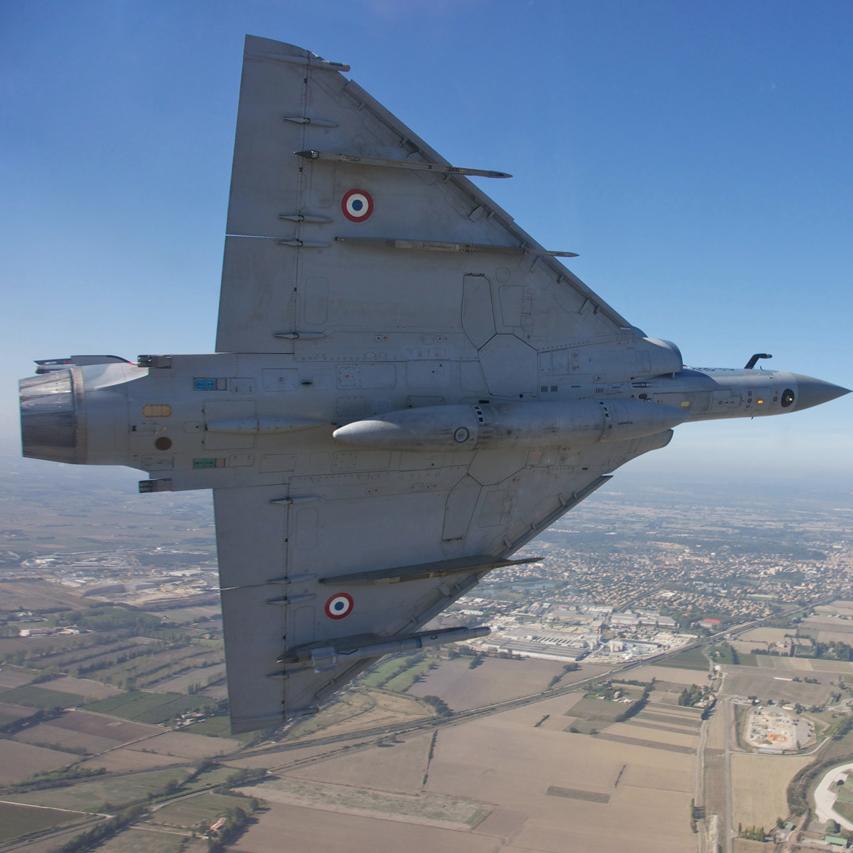 ATCo, DGAC, ex-French Air Force, private pilot, rider, freelance photographer…. Aviation lover