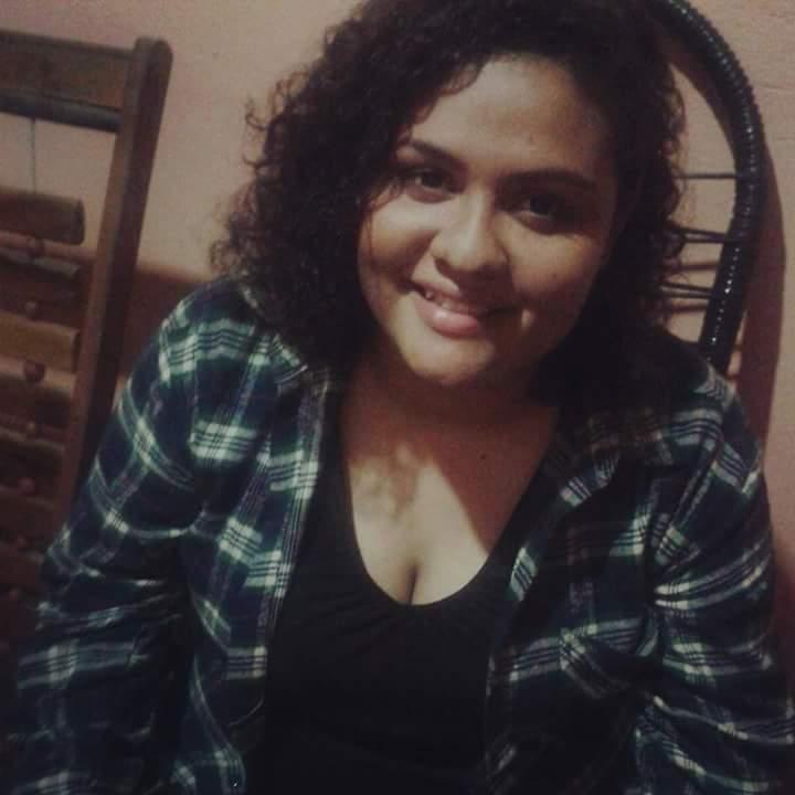 ABUense, cristã, gosto de boas músicas,uma boa conversa, estudante de Direto e cuiabana