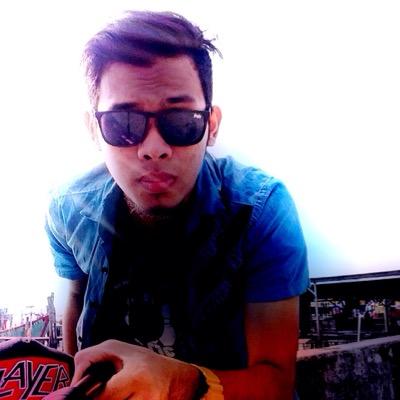 yUs_jR3's profile picture. Mereka bilang aku hitam. Kerna. Mereka dendam. Kelam. Dan pejam.