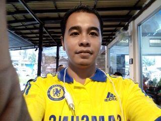 Pura-Pura Fans Chelsea Fc sejak pertama kali berjumpa

Taufan@chelseafc.or.id 
 
  #KeepTheBlueFlagFlyingHigh#