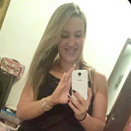 sueehsabino's profile picture. és bela, és feminina, menina, felina, fera assassina, eu insisto ela é divina...