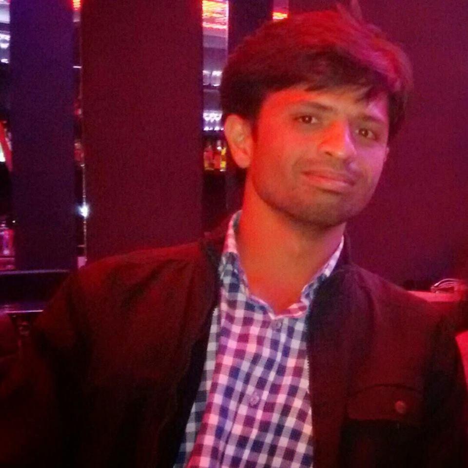 Working as s/w Engg in pune, India. Like to make friends, visit new places.
