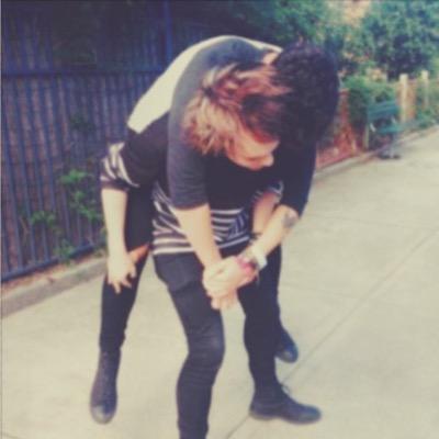 MMXIIfollow's profile picture. hello there! you might be asking why the hell did she follow me? well I would highly appreciate it if you could retweet my latest retweets please? thank you.