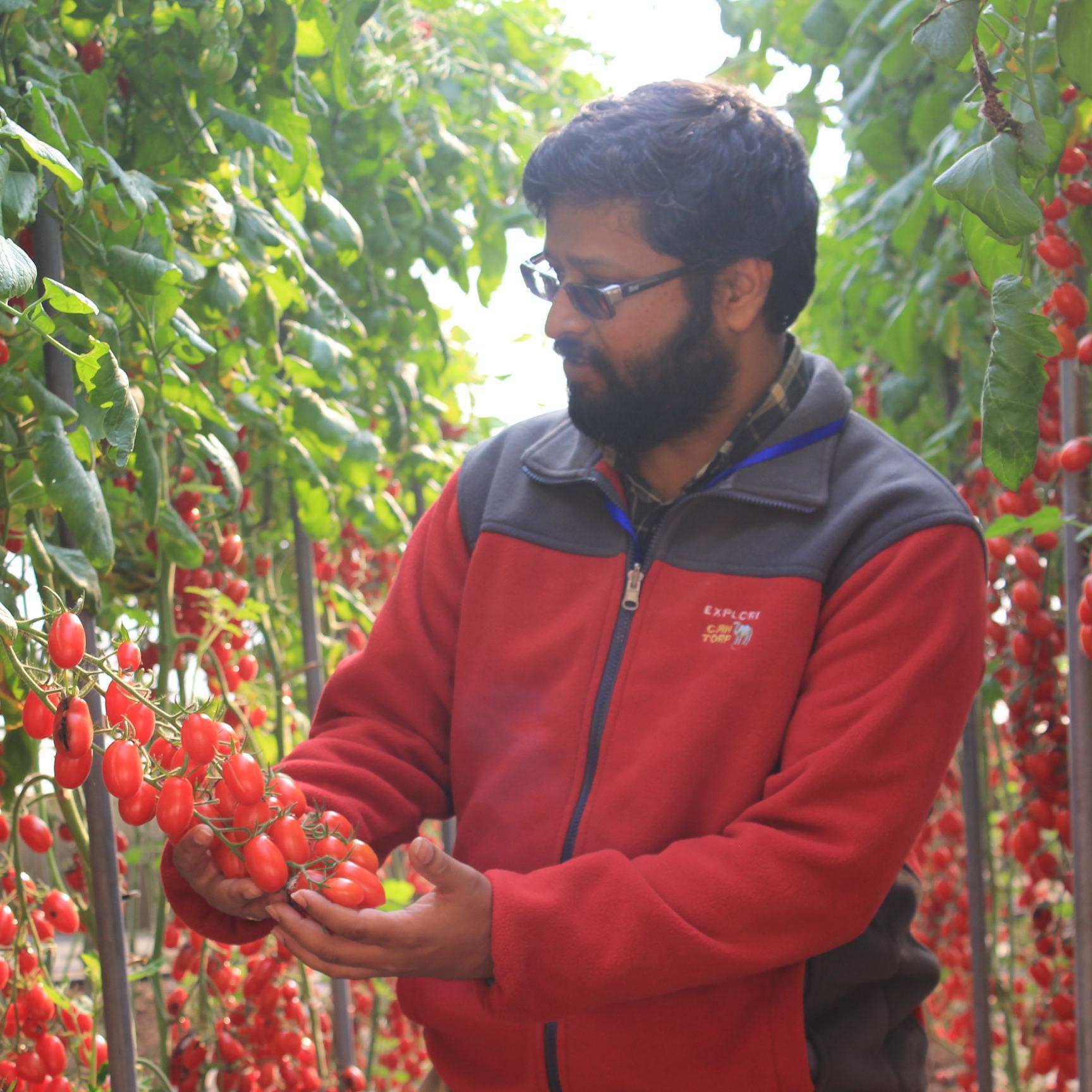 Passionate about Agriculture. Advocate of Science, technology and innovation to improve lives. Like gardening, food and philosophy.Works@Bayer views personal