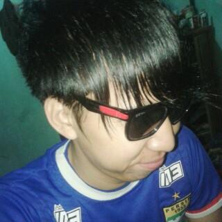 iLhamRadjaku's profile picture. seandainya bila waktu dapat merubah aku ingin ulang kisah yg pernah ada !!!