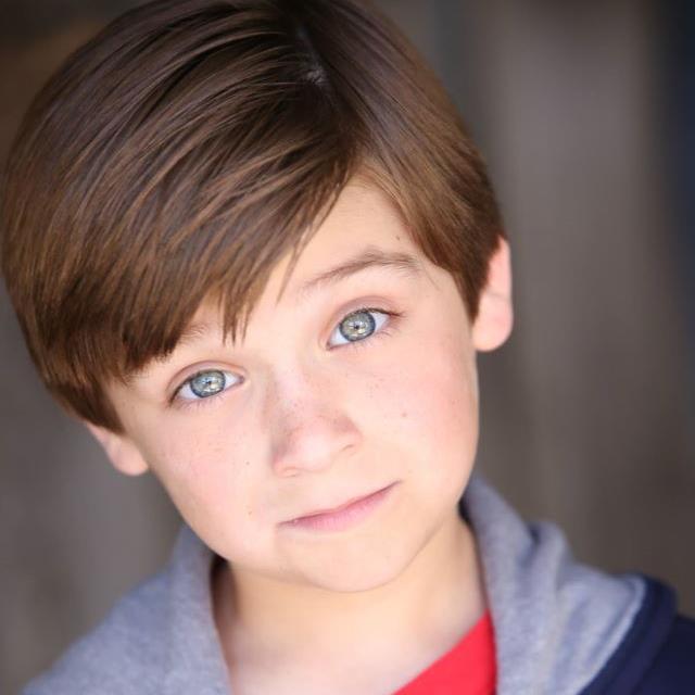LA Actor. Young Kurt on #Glee, Sam on #Enlisted, Flynn on #RobinBanks and Clay in #HomeRunTheMovie. (Account managed/ monitored by my parents.)