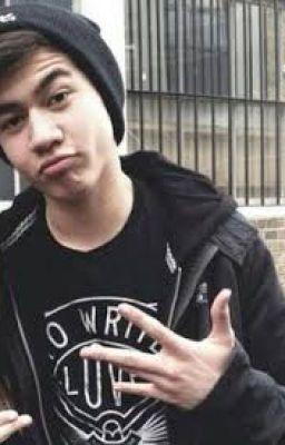 We are the kings and the queens of the new broken scene