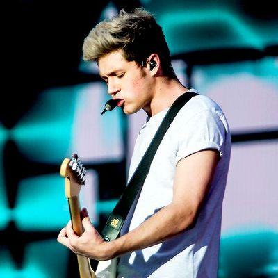 sunbeamniall's profile picture. next time imma shove my majestic boobies in niall's face just watch