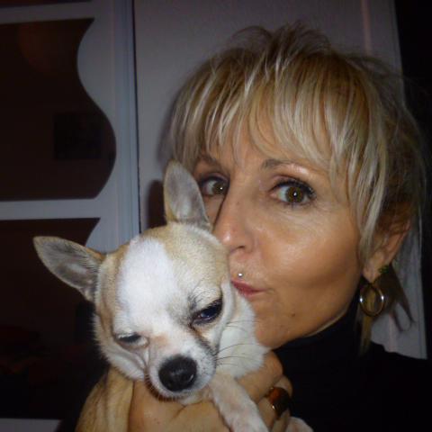 tissiaval's profile picture. Commerçante Créations de Bijoux Créations de Miroirs  Bijoux-Fantaisies  http://t.co/SfNTqLxKyj