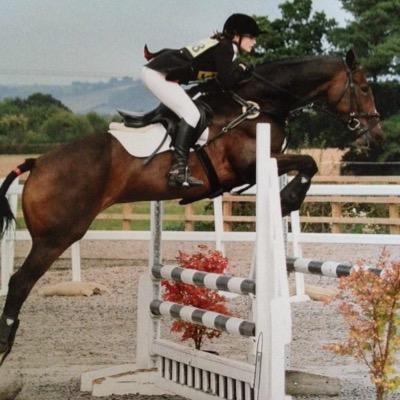 Amateur event rider and biochemistry student at Oxford. Based in Devon.