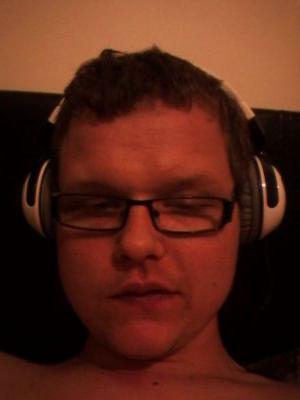 my name is Jamie am 25 years old from Scunthorpe i love music am currently doing a music project and i love football my teams are Swansea city music producer