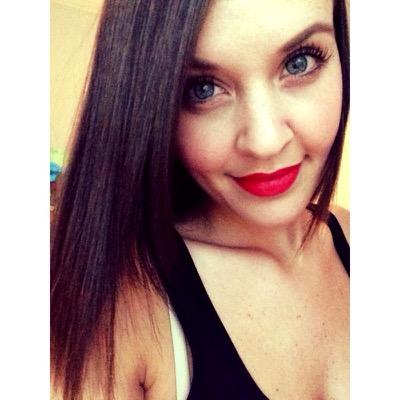 public relations gal. city living in TO. hopeless romantic. obsessed with nachos.