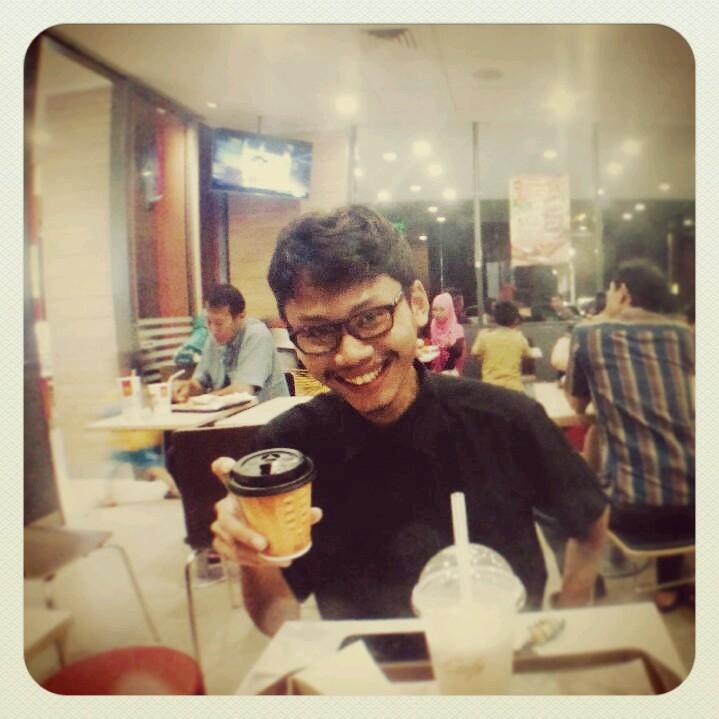 Udagung's profile picture. @/IzzaHanni 😊