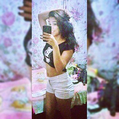 Ela mete mó marra, mas se amarra no estilo largado, vagabundo, perdido... Gosta de pegada com carin, naipe cafajeste é o seu preferido.