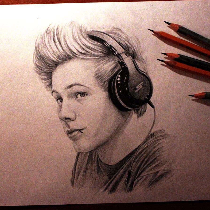 I am 5.6, FOOD, Into drummers, MUSIC IS MY LIFE!!!, LOVE ALL, plays bass, full time ninja, long term relation ship with my fridge,SHAWN MENDES!!, AUSSIE!!