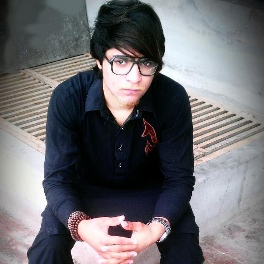 I live in Pakistan (wazirabad).....I am 19 year's old.....I am a student of madical in punjab college