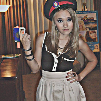 Oakley_x3's profile picture. Hey, i'm Oakley Dawson. Some of you guys may have known me as Bianca Wilson. I'm 15 & happily single, i'm not checkin' out ur ass boy. xD