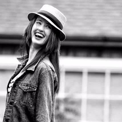 Animal lover. Portland Native. Food Fanatic. Artistic Dreamer ready for Adventure. ✈️🌅🎵