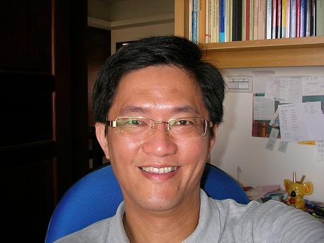 an English teacher interested in Computer Assisted Language Learning and teacher development.