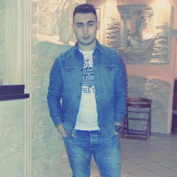 arti_96's profile picture. Außerdem begeisterter Technik  Freak :D
Fitness Lifestyle