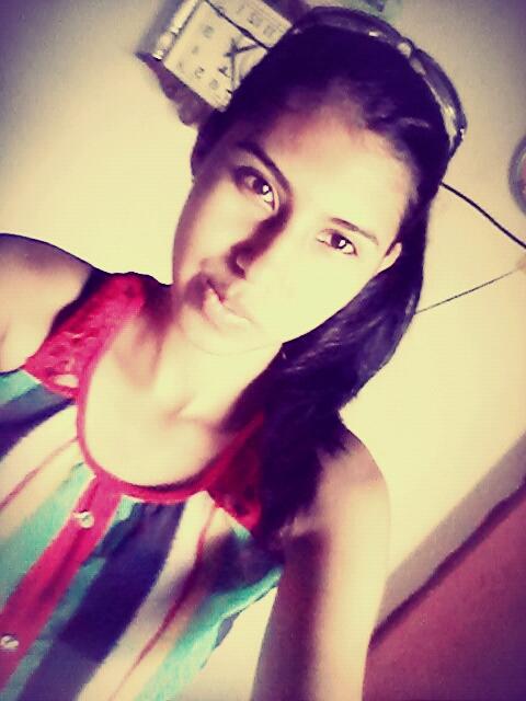 Soy una xika honesta y me encanta hacer amiwos aunke soy un poko loka pero igual asi me kelooo jejj