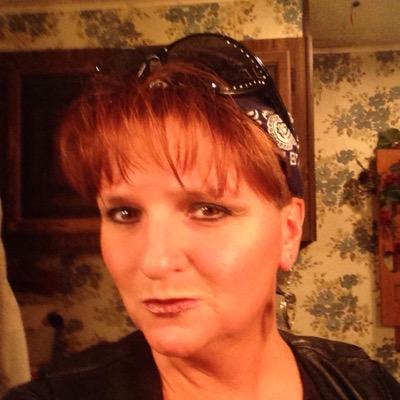 im 5'2 redhead who loves to ride our Harley.. i like to cook/bake have bonfires with my 5 grandbabies! i make fake body parts (Biomet) for a living.. love TWD..