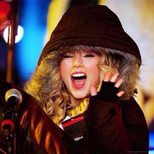 Rndloveddallasx's profile picture. I hate people.