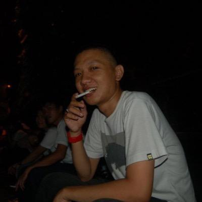 dahardarwis's profile picture. Kadang ada sesuatu yg tak harus dikatakan tapi harus dimengerti.