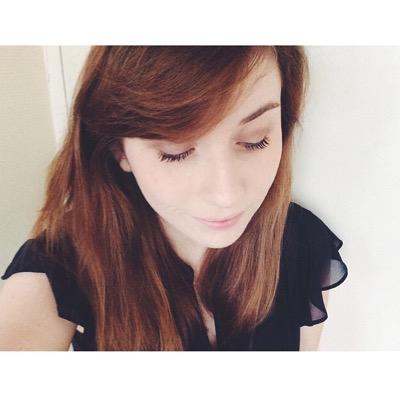 Mélodie - 24 ans | Dans la vie j'aime peu de choses. Sauf 3 choses : les bons films, Ewan McGregor et mon chat.
