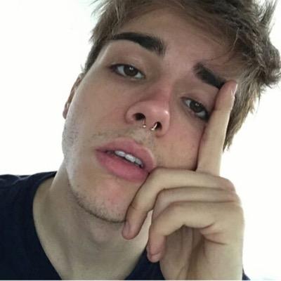 FREE FOLLOW✨ i give u a free follow, RT this link https://t.co/Xb1ZhQw4IJ TYSM bby by @joxVEVO