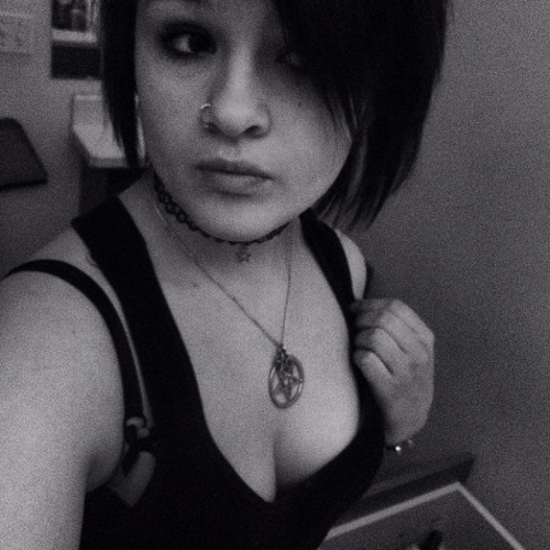 Pdx.Bjj. Athlete. Metal head and play guitar. Overall a fun person to be around!