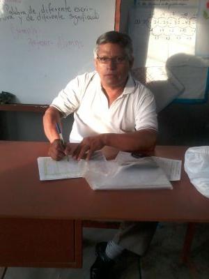 gilmer59's profile picture. Profesor de la IE víctor Raúl Haya de la Torre /FT Ugel Sullana, Piura-Perú; Comunicador social de Radio  La N 96.3 FM de Sullana
Lunes a sábado de 5 a 6 am