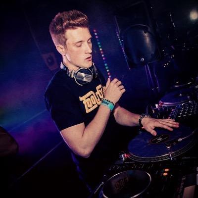 JW_Pratt's profile picture. IG: JW_Pratt | City by day, spinnin' records by night.