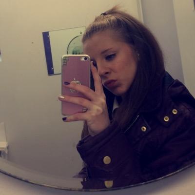 shannon_riordan's profile picture. 