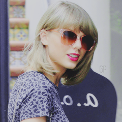 quidditchswift6's profile picture. This is my saved acc for VOTE TAY my main acc is @quidditchswift_