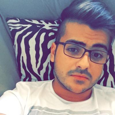 Universitário, vadia aposentada, consumista, não participante de atividades sociais, portador de humor alternativo e alcoólatra. 
Contato para shows: 190