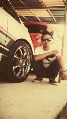 yusdiannoor's profile picture. hitam putih