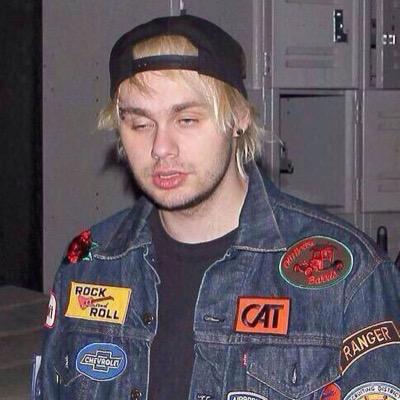 AshtonNaNaNa's profile picture. @lukeslegs69